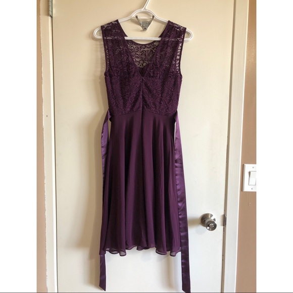 Lace Dress - Picture 4 of 7